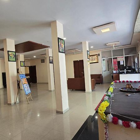 Hotel Maheshwari Green'S اوجاين المظهر الخارجي الصورة