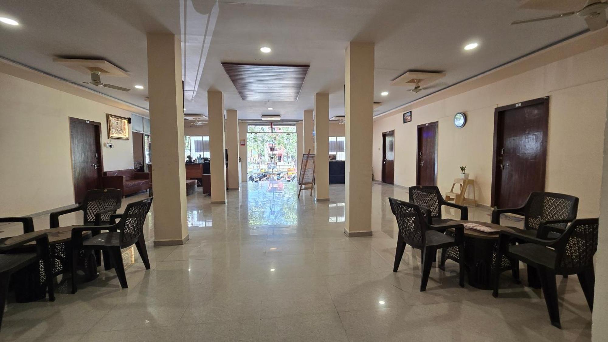 Hotel Maheshwari Green'S اوجاين المظهر الخارجي الصورة