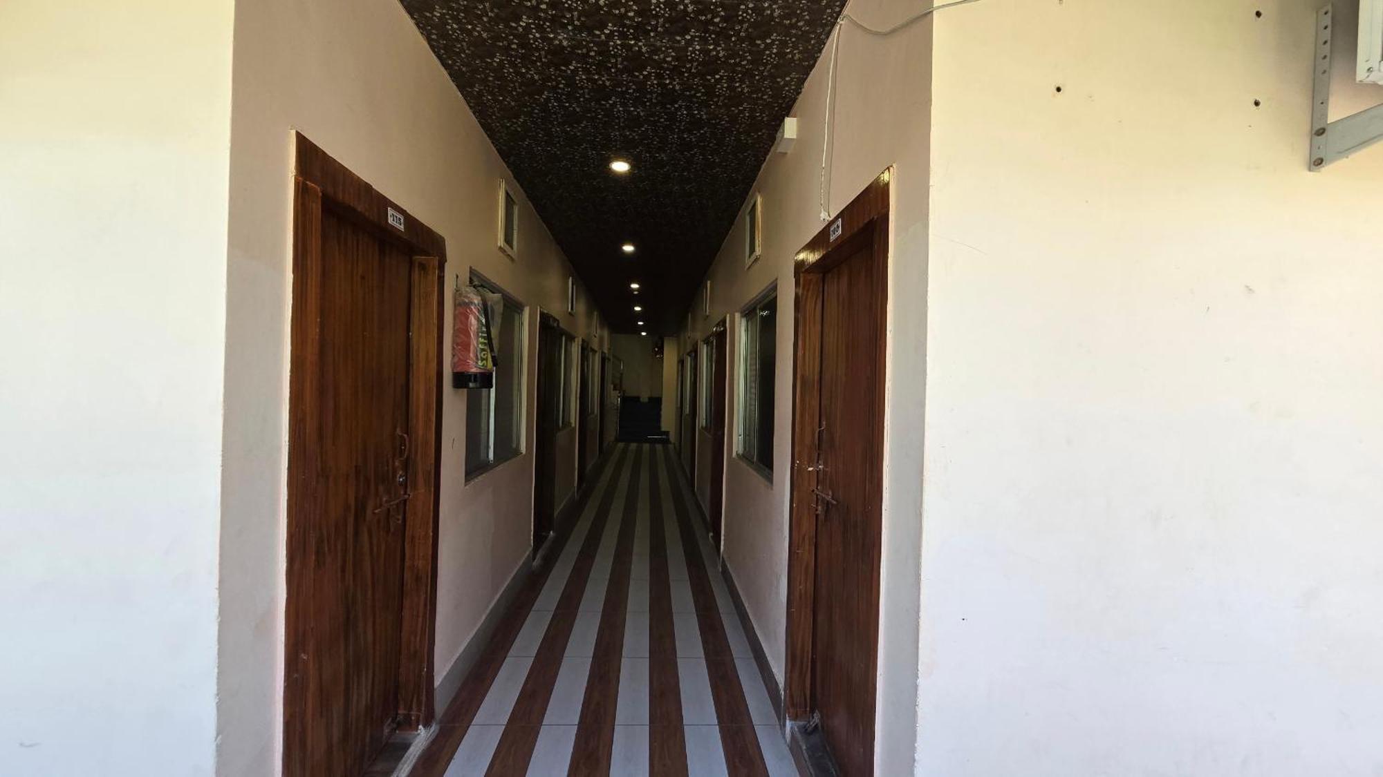 Hotel Maheshwari Green'S اوجاين المظهر الخارجي الصورة